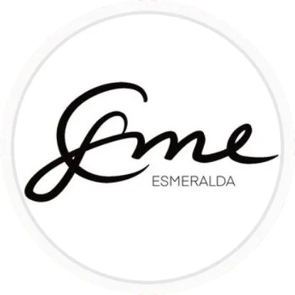 <a href="https://www.instagram.com/esmeesmeralda.se/"target="_blank">Esmeralda H</a>